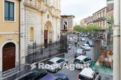 Appartamento in Vendita a Catania via Santa Maria della Catena 7