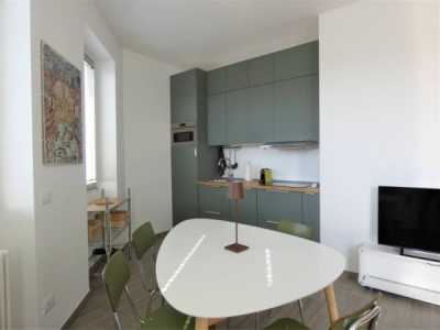 Appartamento in Vendita a Milano via Spezia 1