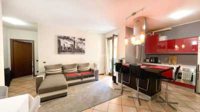 Appartamento in Vendita a Monza via Lario 64