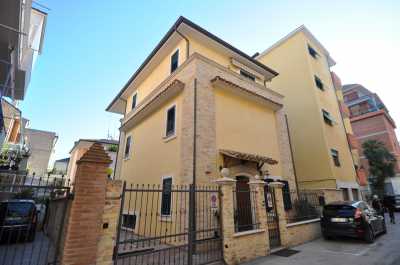 Villa Singola in Vendita a San Benedetto del Tronto via Livenza Centralissima